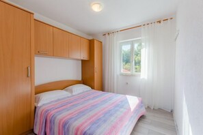 2 habitaciones, tabla de planchar con plancha y wifi gratis 