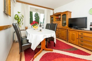 Dining - Apartment Nina - One Bedroom Apartment with Balcony (Dubrovnik)