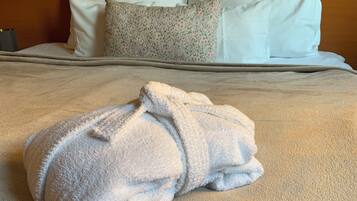 In-room safe, desk, soundproofing, free WiFi