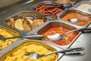 Komplett frokost er inkludert hver dag