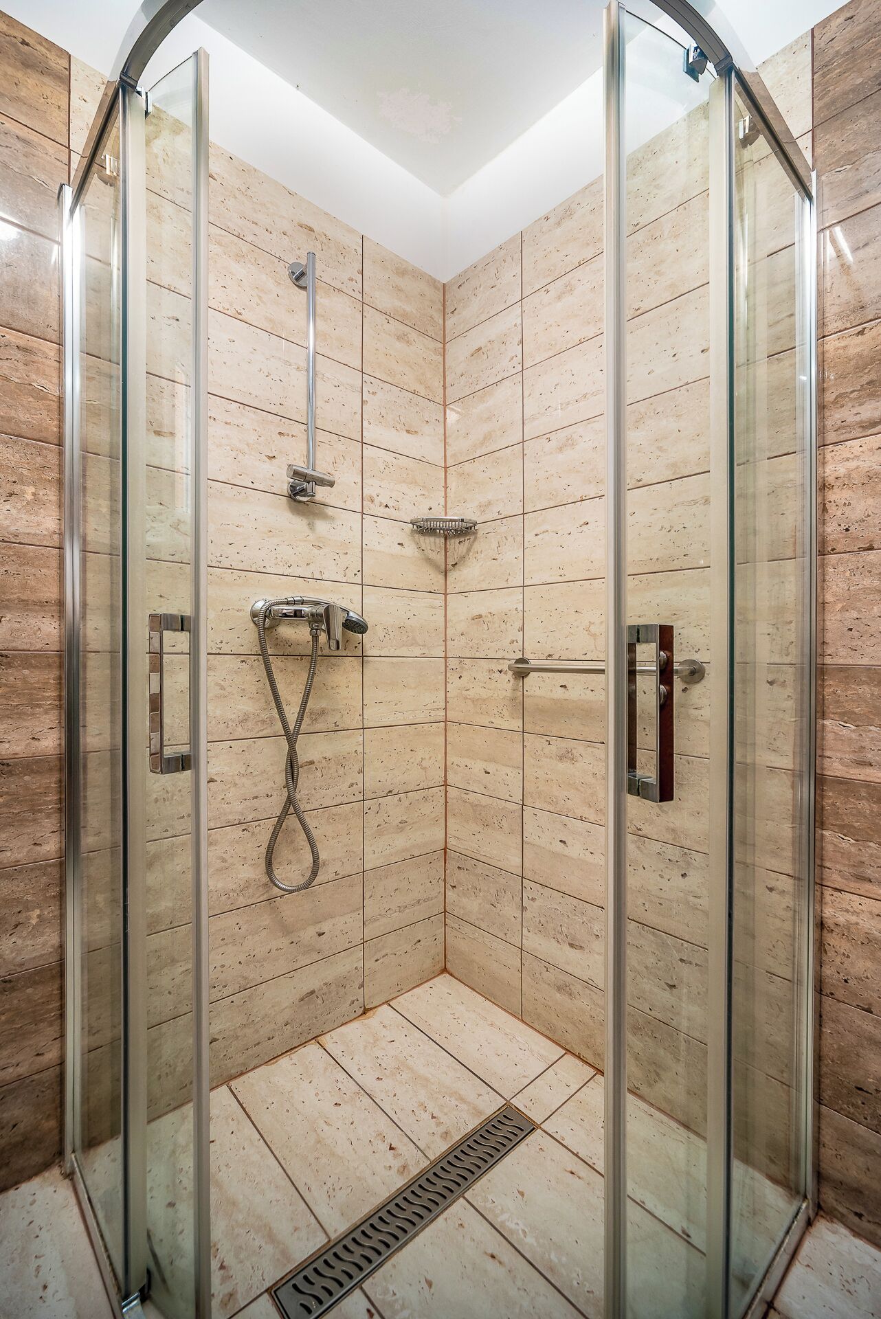 Standard Double or Twin Room | Bathroom