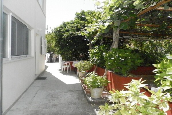 Terrace/patio - Villa Hortenzia - One-Bedroom Apartment with Terrace-2 (Dubrovnik)
