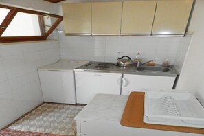 Frigorifero, forno, piano cottura