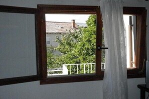 Interni