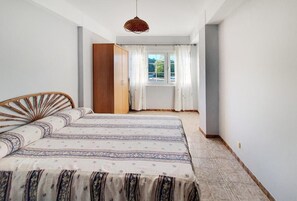 3 bedrooms, iron/ironing board, WiFi, bed sheets - La Casa de Ana is located in an old salting factory dating back to 1805. (Finisterre)