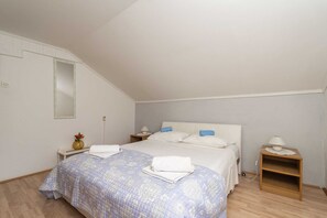 4 chambres, fer et planche à repasser, Wi-Fi gratuit