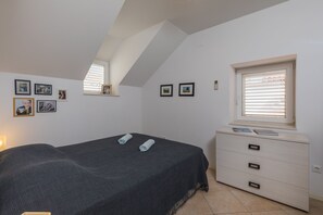 1 bedroom, iron/ironing board, free WiFi