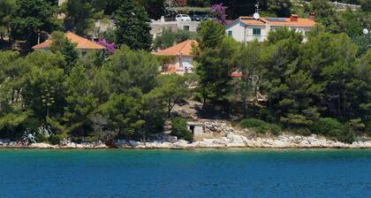 Seafront Apartment Dana - Two Bedroom Apartment with Terrace and Sea View