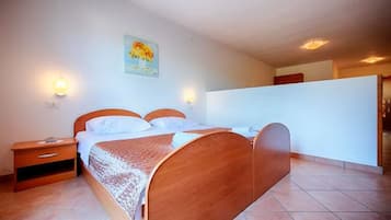 1 habitación, tabla de planchar con plancha y wifi gratis