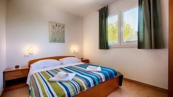 1 makuuhuone, silitysrauta/-lauta, Wi-Fi