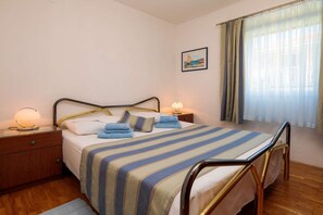 3 bedrooms, iron/ironing board, free WiFi