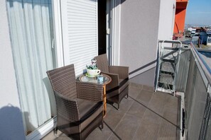 Outdoor dining - Apartment Josip - One Bedroom apartment (Zagreb)