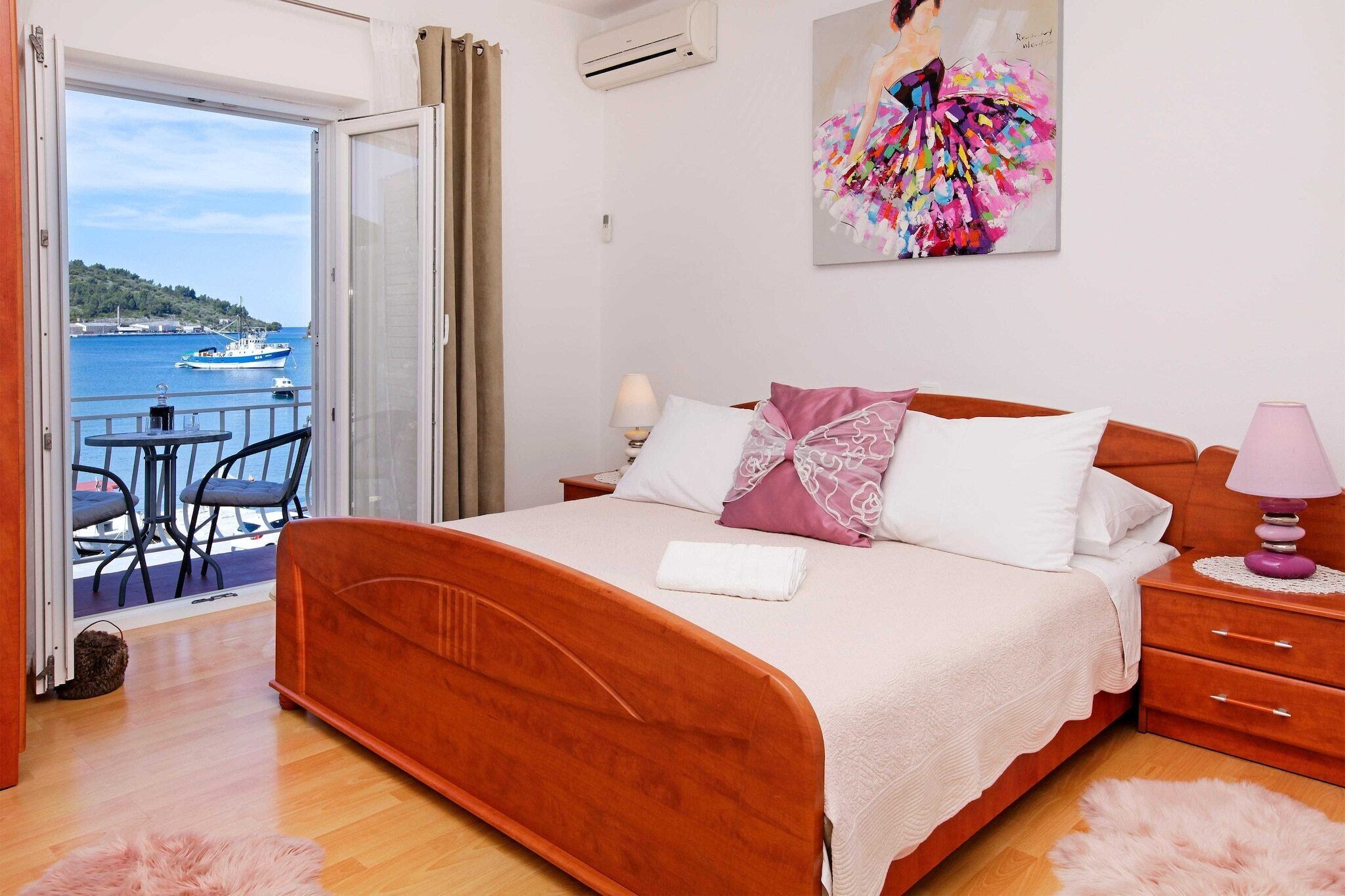 3 bedrooms, iron/ironing board, free WiFi