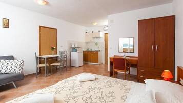 Fer et planche Ă repasser, lit parapluie, Wi-Fi gratuit