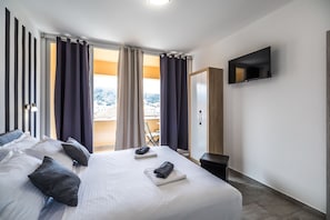 1 bedroom, free WiFi - Apartments & Rooms Sunshine Home - Double Room with balcony ( Black ) (Vela Luka)