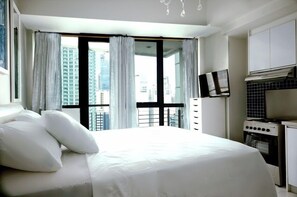 Elite Studio, Balcony, City View | Iron/ironing board, free WiFi