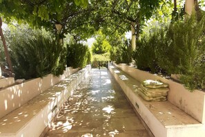 Property grounds - 1 bedroom apartment with terrace (Orebic)