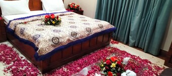 Cosy inn Near Millennium Mall 