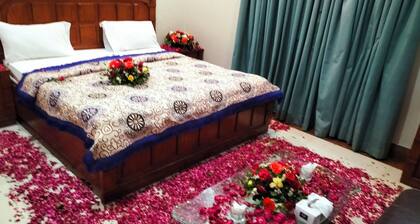 Cosy inn Near Millennium Mall