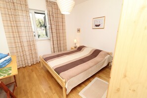 1 bedroom, iron/ironing board, free WiFi