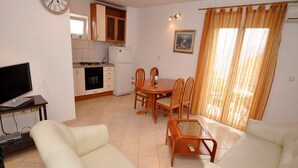 Living area - Apartments Seagull - Comfort Two Bedroom Apartment with Sea View Balcony (Tonko) (Postira)
