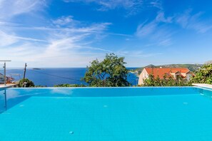 Pool - Six Bedroom Villa with Terrace and Swimming Pool (Mlini)