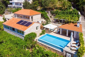 Exterior - Six Bedroom Villa with Terrace and Swimming Pool (Mlini)