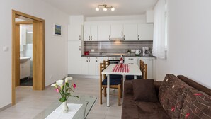 Unclassified image, 3 of 15, button - Villa Celenca - Two Bedroom Apartment with Terrace and Pool View - A1 (Mokosica)