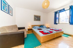 1 bedroom, iron/ironing board, travel cot, free WiFi