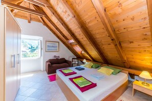 3 chambres, fer et planche à repasser, lit parapluie, Wi-Fi gratuit