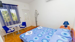 Room - Apartments Ivana (TR) -Studio with Terrace ( A2) (Trogir)