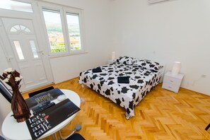 WiFi (無料)
