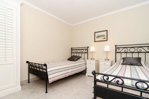 1 chambre, fer et planche à repasser, Wi-Fi gratuit