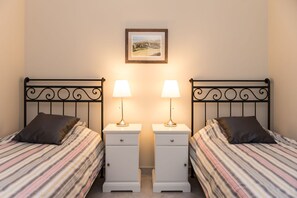 1 chambre, fer et planche à repasser, Wi-Fi gratuit