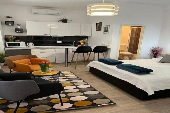 Iron/ironing board, free WiFi - Apartments Noa Old Town - Studio - First Floor (Dubrovnik)