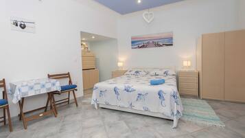 3 bedrooms, iron/ironing board, travel cot, free WiFi