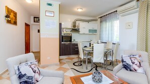 Unclassified image, 5 of 12, button - Apartments Nicol - Two-Bedroom Apartment with Terrace and Sea View (Dubrovnik)