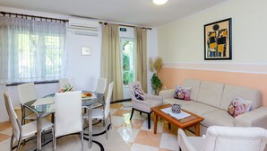 Unclassified image, 3 of 12, button - Apartments Nicol - Two-Bedroom Apartment with Terrace and Sea View (Dubrovnik)