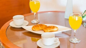 Breakfast meal - Apartments Nicol - Studio with Terrace (Dubrovnik)