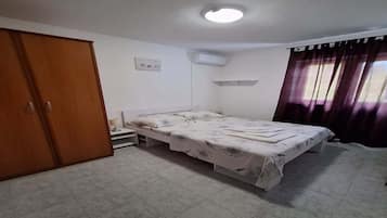 Iron/ironing board, free WiFi