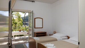 1 bedroom, travel crib, WiFi (free)