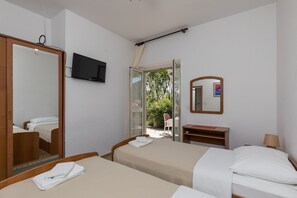 1 bedroom, travel cot, free WiFi