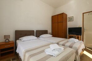 1 bedroom, travel crib, free WiFi