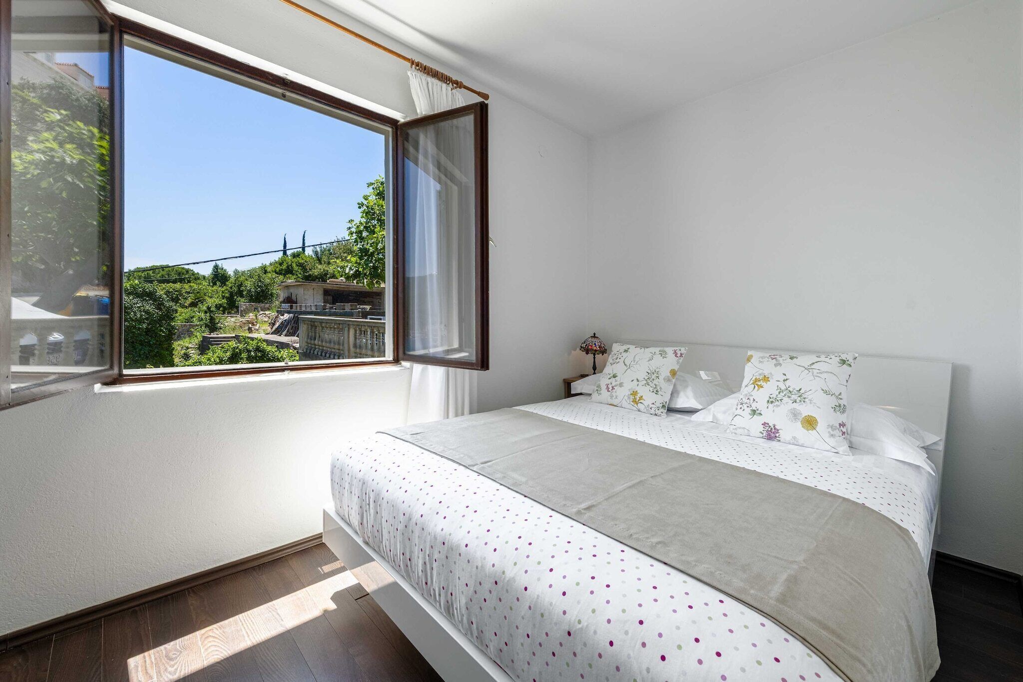1 bedroom, iron/ironing board, free WiFi