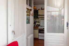 Kühlschrank, Ofen, Herdplatte, Toaster