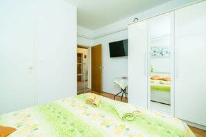 1 Schlafzimmer, Bügeleisen/Bügelbrett, Reisekinderbett, kostenloses WLAN