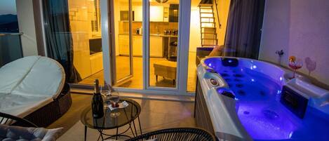 Iron/ironing board, free WiFi