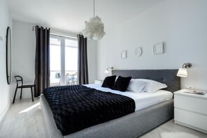 2 bedrooms, iron/ironing board, WiFi