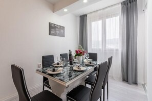 Dining - Apartment Jamblip - Two Bedroom Apartment with Balcony (Split)