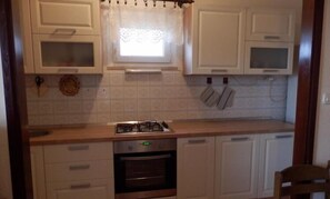 Refrigerador, horno, parrilla de estufa y lavavajillas 
